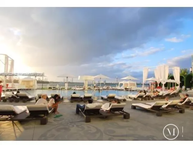 2-bedroom condo for sale in Miami Beach - 1100 West Ave 916 - MondialRealty