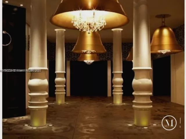 2-bedroom condo for sale in Miami Beach - 1100 West Ave 916 - MondialRealty