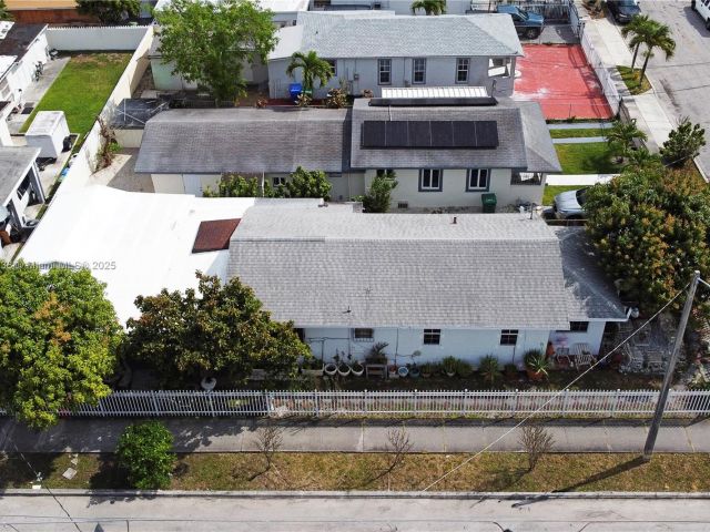 Home for sale at 93 NW 44th St - photo 5842255