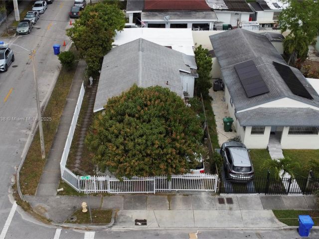 Home for sale at 93 NW 44th St - photo 5842261