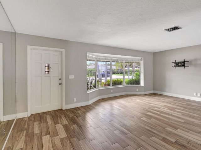 Home for sale at 625 Sunshine Drive - photo 5949589