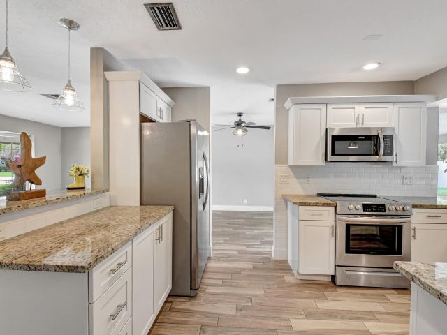 Home for sale at 625 Sunshine Drive - photo 5949596