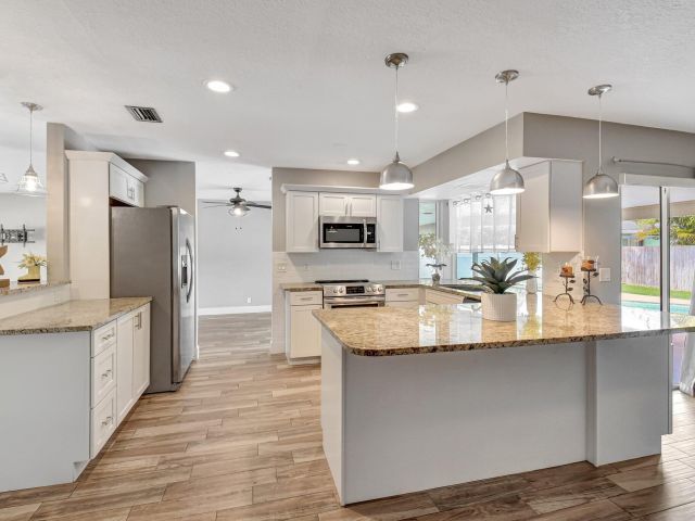 Home for sale at 625 Sunshine Drive - photo 5949597