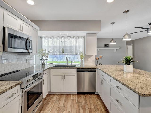 Home for sale at 625 Sunshine Drive - photo 5949601