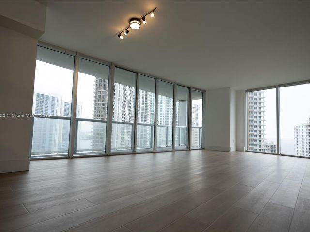 Apartment for sale  Unit #2102 - photo 5614879