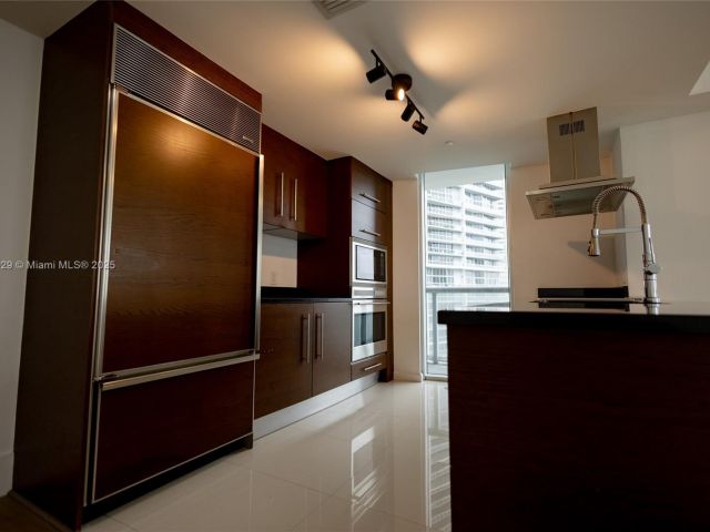 Apartment for sale  Unit #2102 - photo 5614880