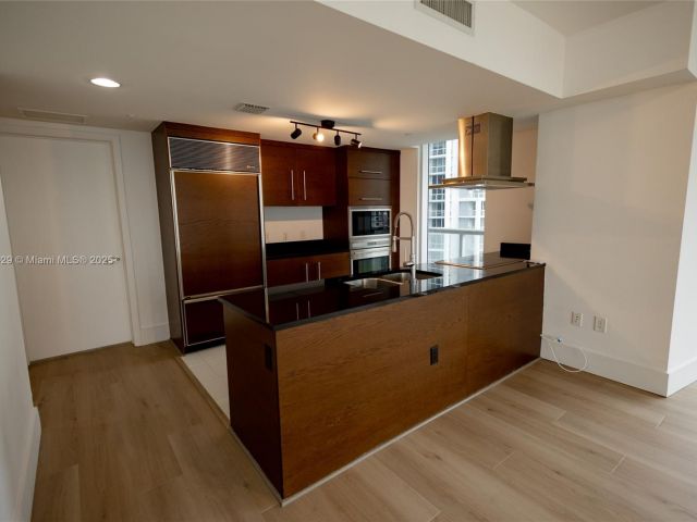 Apartment for sale  Unit #2102 - photo 5614881