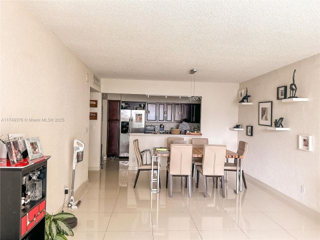 Apartment for sale  Unit #905 - photo 5648198