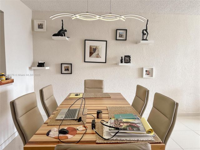 Apartment for sale  Unit #905 - photo 5648199