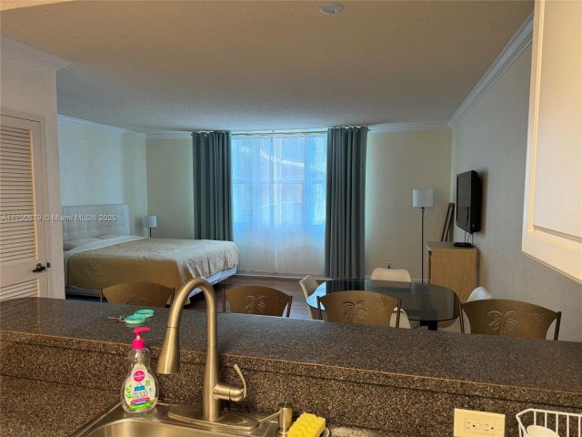 Apartment for sale  Unit #1519 - photo 5633780