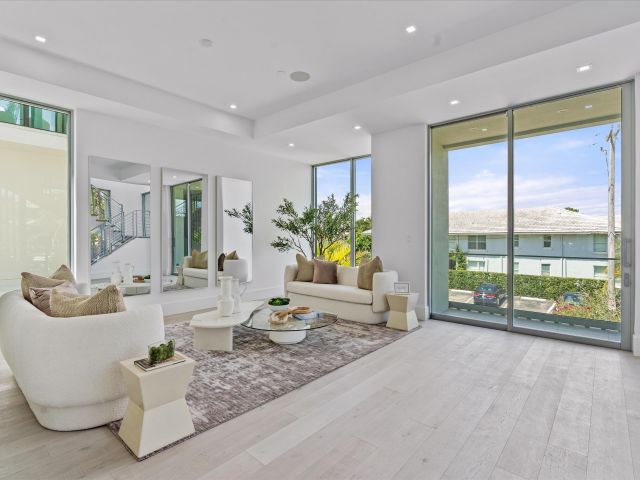 Home for sale at 1070 Del Harbour Drive - photo 5757472