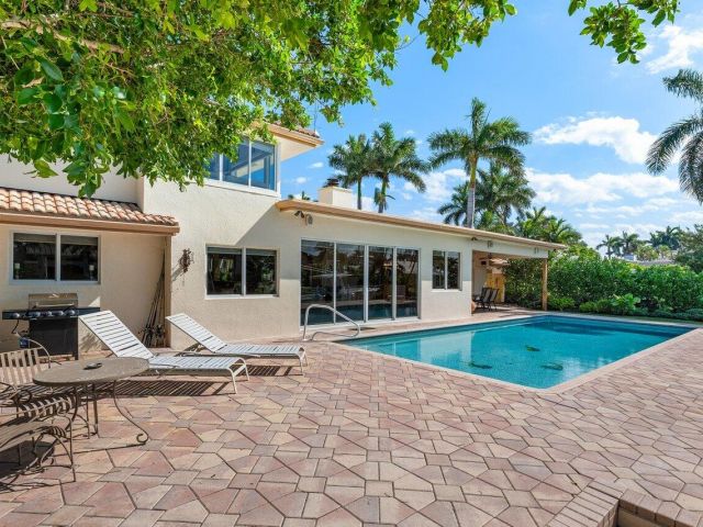 Home for sale at 946 Eve Street - photo 5880063