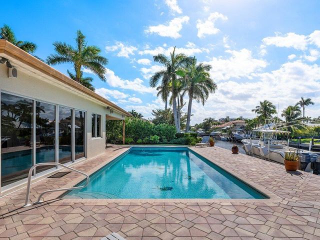 Home for sale at 946 Eve Street - photo 5880064