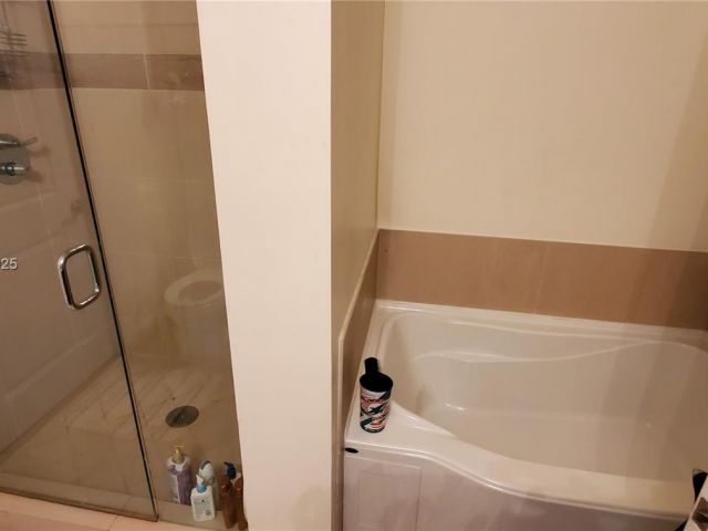 Apartment for sale  Unit #701 - photo 6012628