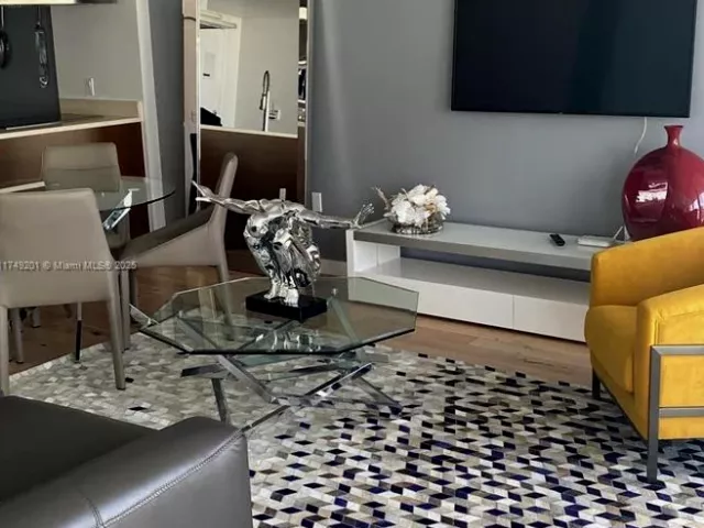 1-bedroom condo for sale in Miami - 485 Brickell Ave 2603 - MondialRealty