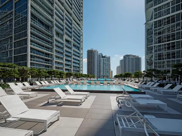 1-bedroom condo for sale in Miami - 485 Brickell Ave 2603 - MondialRealty