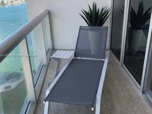 1-bedroom condo for sale in Miami - 485 Brickell Ave 2603 - MondialRealty