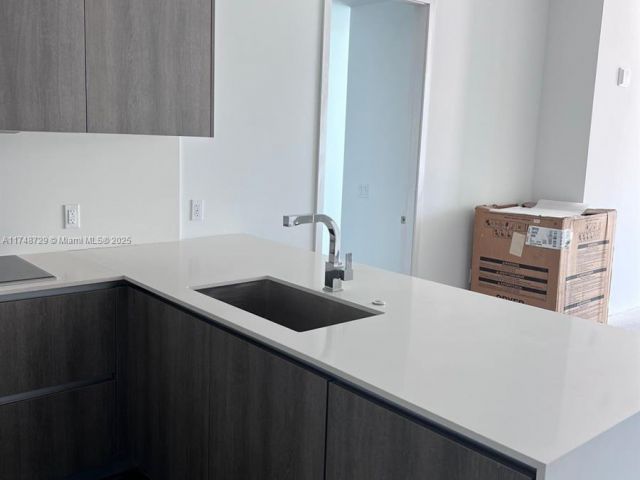 Apartment for sale  Unit #1004 - photo 6064925