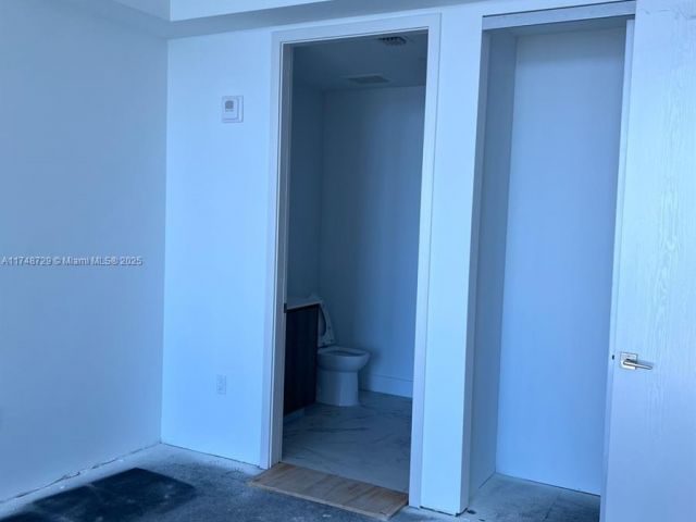 Apartment for sale  Unit #1004 - photo 6064929