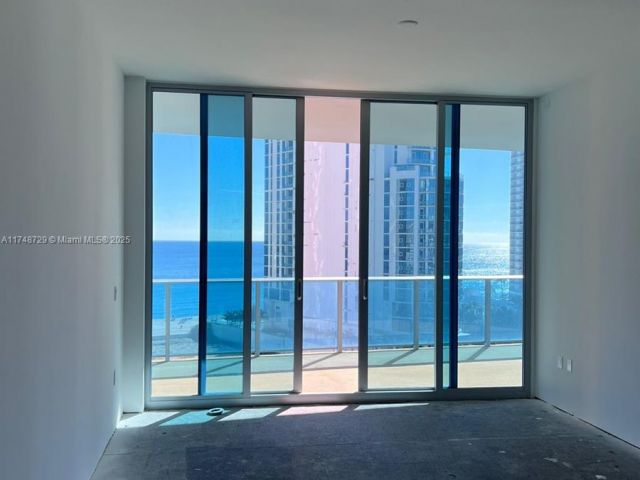 Apartment for sale  Unit #1004 - photo 6064935