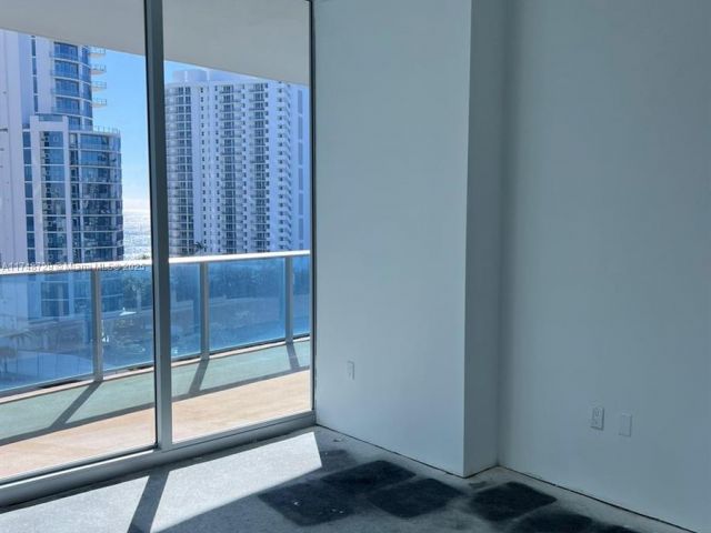 Apartment for sale  Unit #1004 - photo 6064937