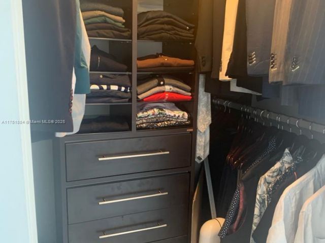 Apartment for rent  Unit #2405 - photo 5613807