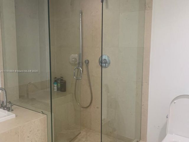 Apartment for rent  Unit #2405 - photo 5613810