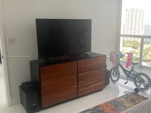 Apartment for rent  Unit #2405 - photo 5613816