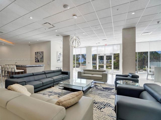 Apartment for sale  Unit #1001 - photo 5630736