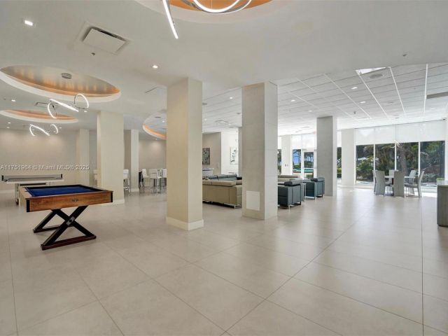 Apartment for sale  Unit #1001 - photo 5630739