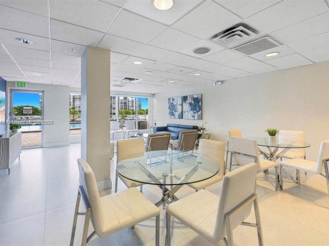 Apartment for sale  Unit #1001 - photo 5630741