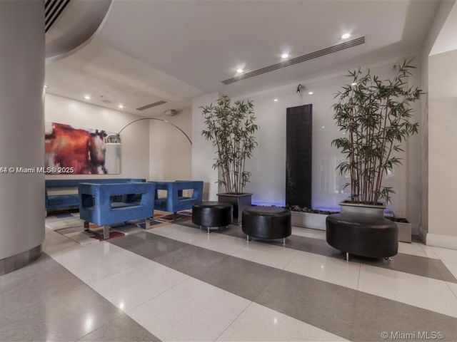 Apartment for sale  Unit #1001 - photo 5630747