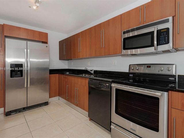 Apartment for sale  Unit #1001 - photo 5630750