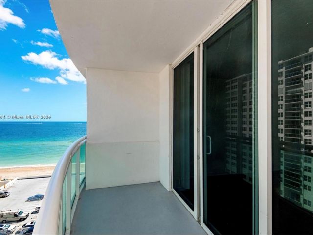 Apartment for sale  Unit #1001 - photo 5630751