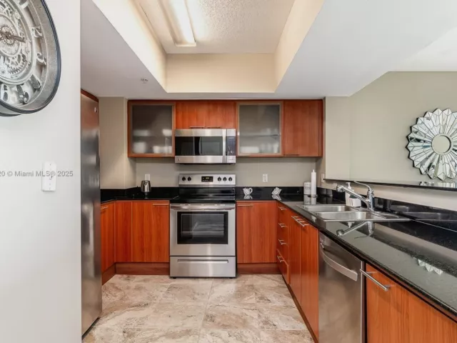 1-bedroom condo for sale in Sunny Isles Beach - 16699 Collins Ave 3010 - MondialRealty