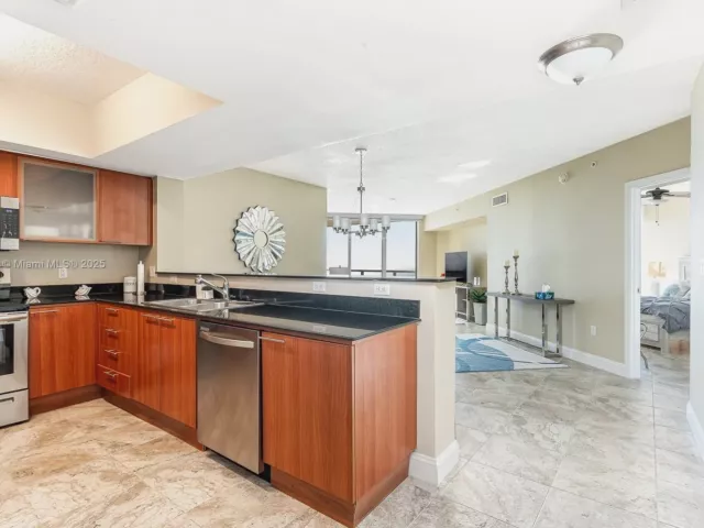 1-bedroom condo for sale in Sunny Isles Beach - 16699 Collins Ave 3010 - MondialRealty