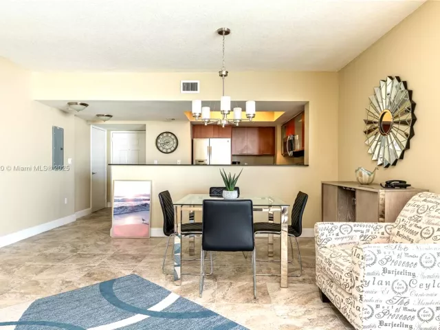 1-bedroom condo for sale in Sunny Isles Beach - 16699 Collins Ave 3010 - MondialRealty