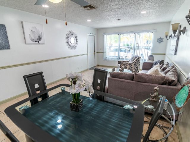 Home for sale at 513 El Vedado - photo 5865751