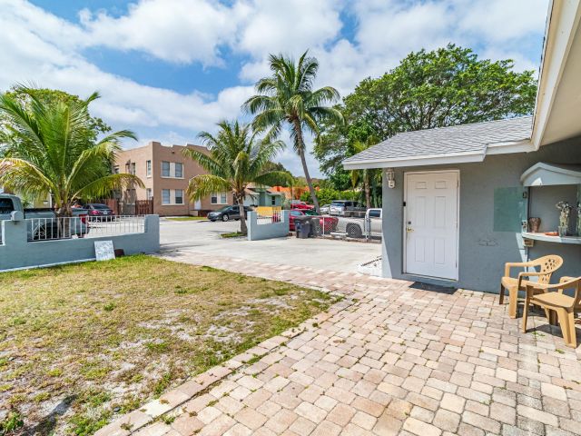Home for sale at 513 El Vedado - photo 5865756