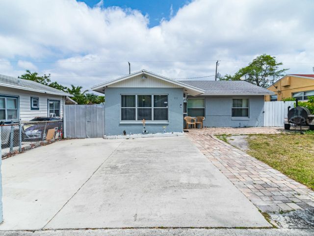 Home for sale at 513 El Vedado - photo 5865758