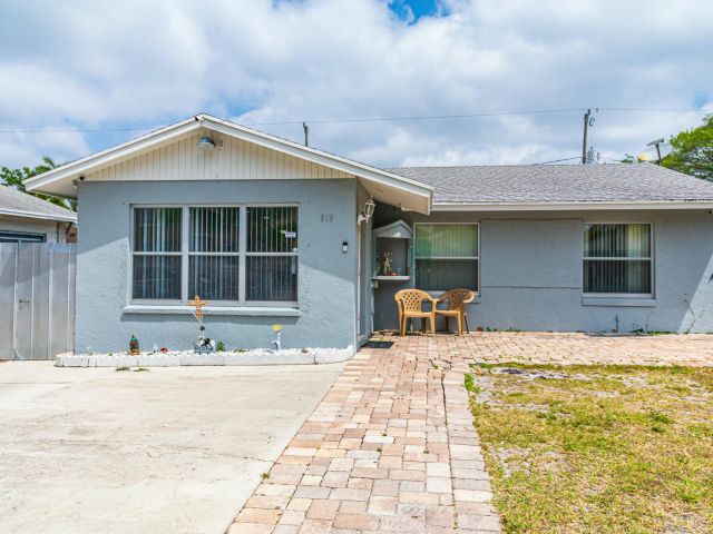 Home for sale at 513 El Vedado - photo 5865759