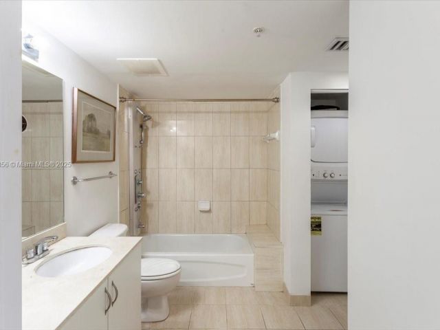 Apartment for sale  Unit #4809 - photo 5835806