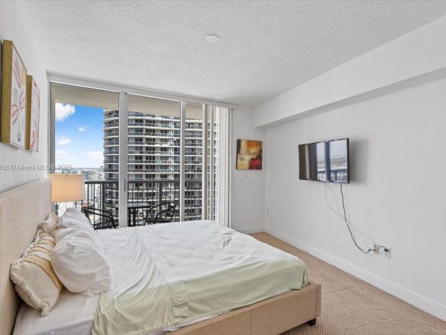 Apartment for sale  Unit #4809 - photo 5835810