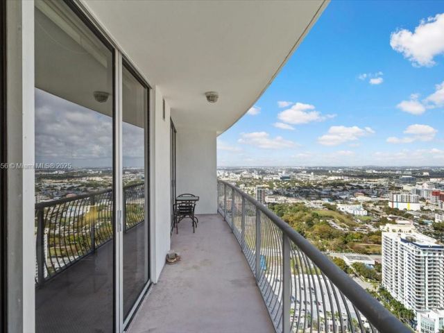 Apartment for sale  Unit #4809 - photo 5835816