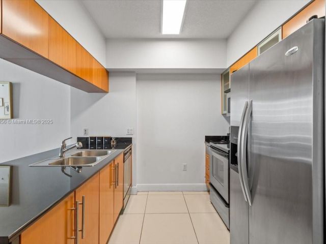 Apartment for sale  Unit #4809 - photo 5835820