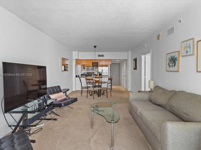 1-bedroom condo for sale in Miami - 1750 N Bayshore Dr 4809 - MondialRealty