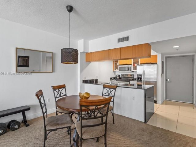1-bedroom condo for sale in Miami - 1750 N Bayshore Dr 4809 - MondialRealty