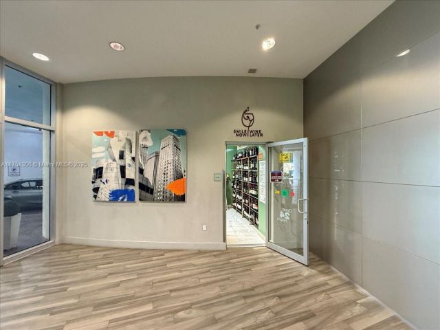 1-bedroom condo for sale in Miami - 1750 N Bayshore Dr 4809 - MondialRealty