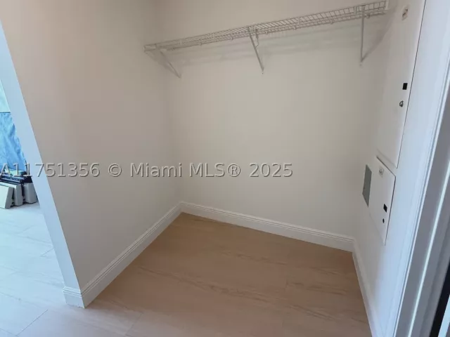 1-bedroom condo for sale in Miami - 1750 N Bayshore Dr 4809 - MondialRealty