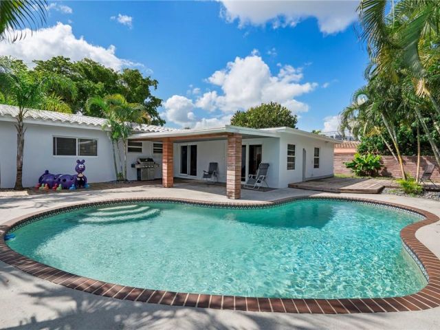 Home for rent at 1949 Windward Dr - photo 5541748